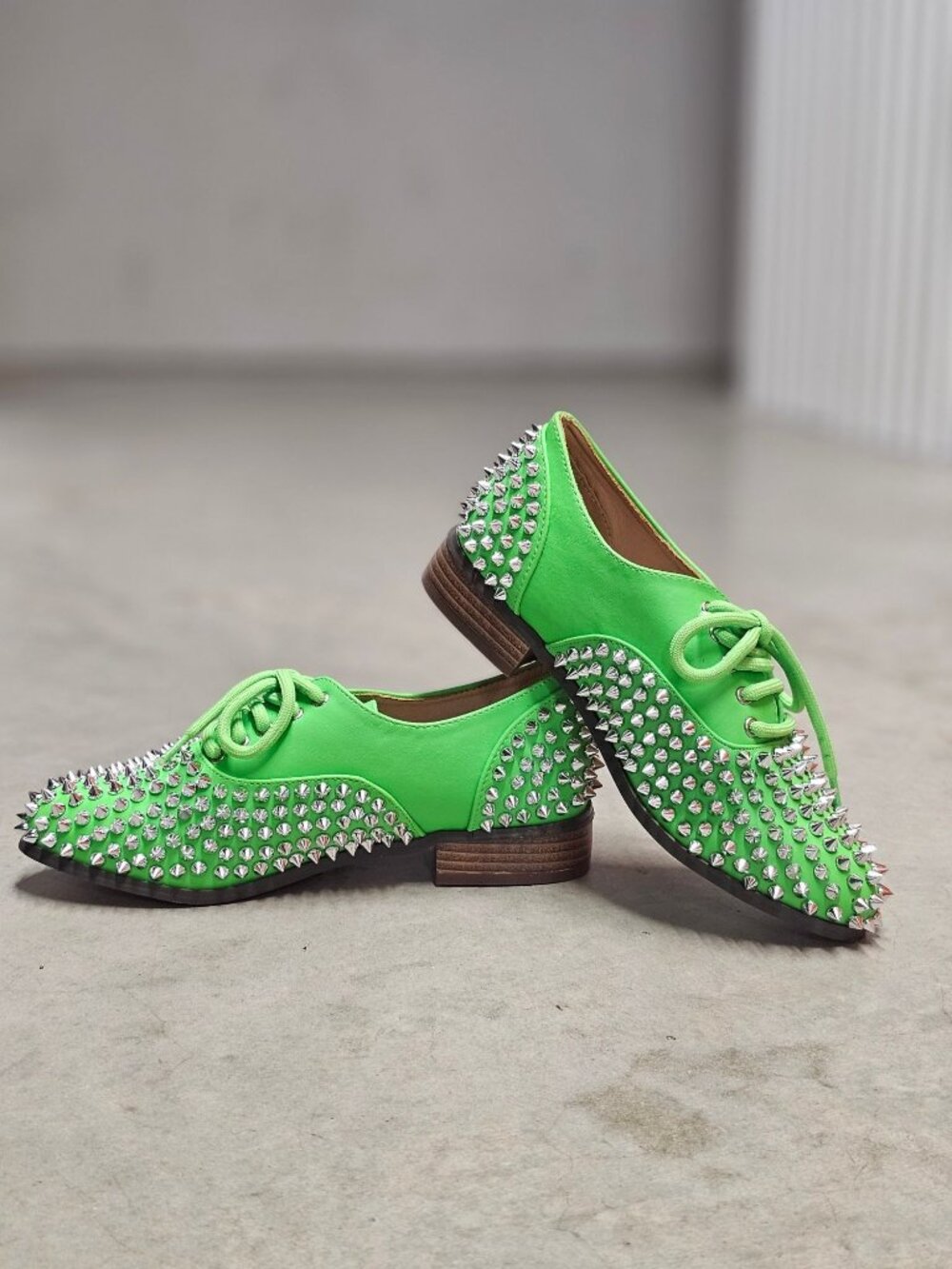 Studded Green Lace-Up Oxford Shoes With Silver Spikes & Wooden Heel - Picture 13 of 16